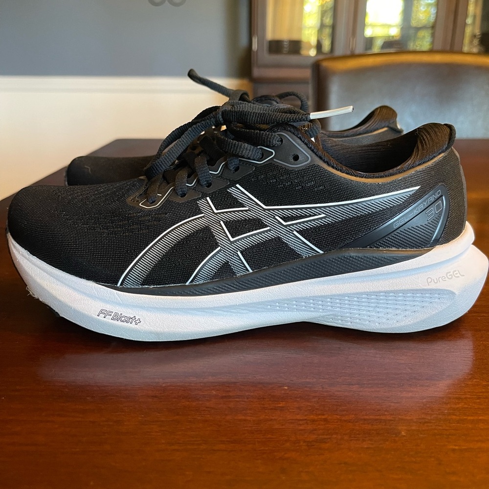 ASICS Gel Kayano 30 - Size 6.5 Black